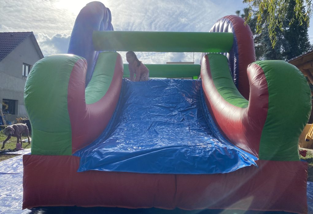 skakaci hrad, nafukovaci hrad, pronajem, k pronajmu, ariel, mala morska vila, udlice, chomutov, ustecky kraj, ustecko,