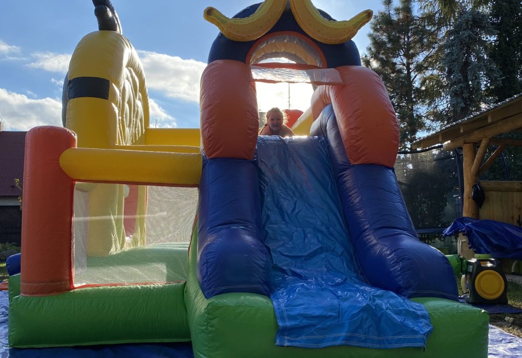 skakaci hrad, nafukovaci hrad, pronajem, k pronajmu, mimonove, minions, udlice, chomutov, ustecky kraj, ustecko,